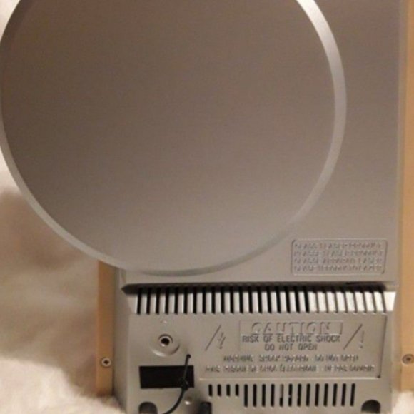 Jensen JCR-560 Alarm Clock Radio/CD Player - Picture 3 of 5